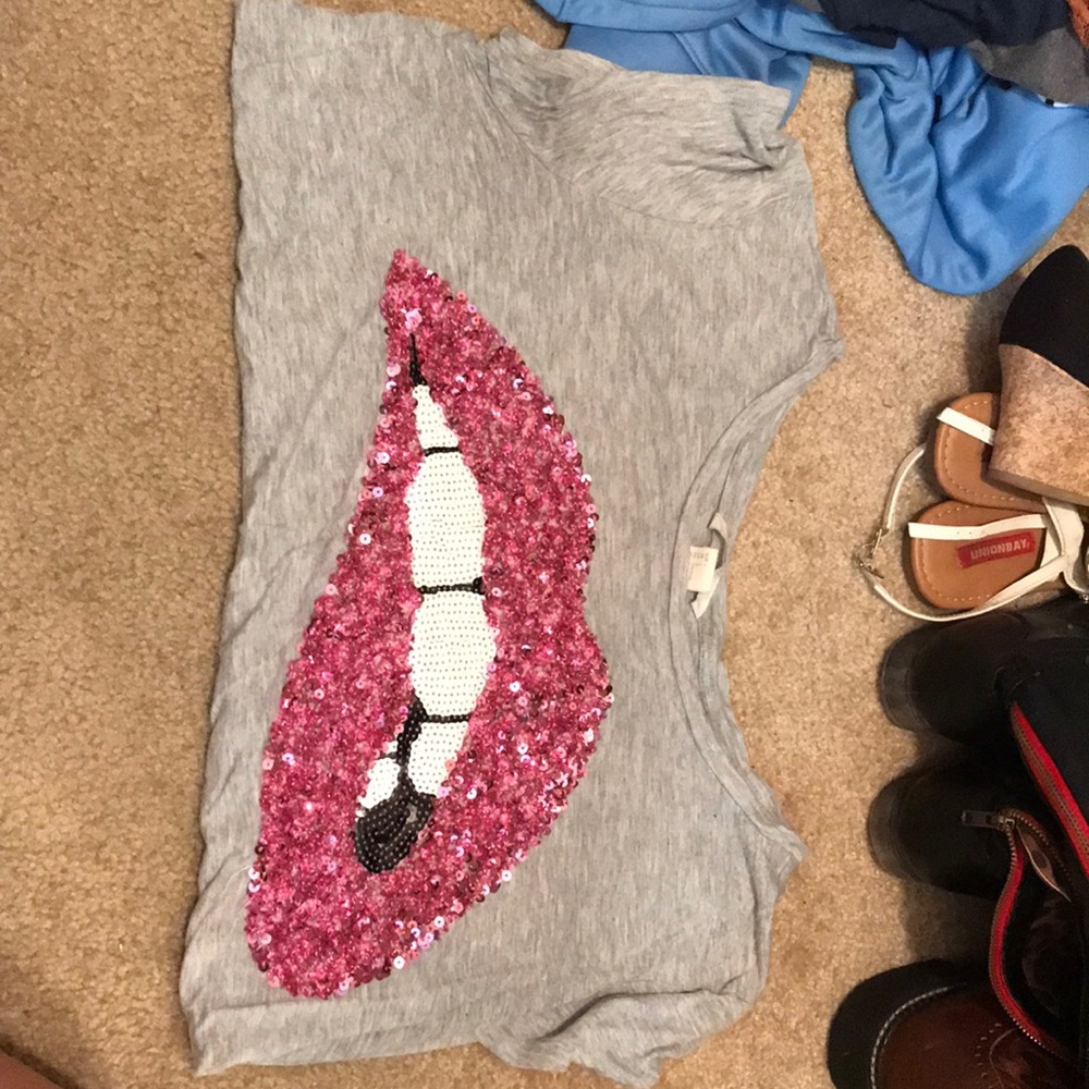 Lip bite shirt